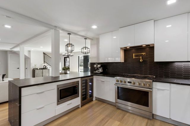 5934 Dumfries Drive, Houston, TX 77096