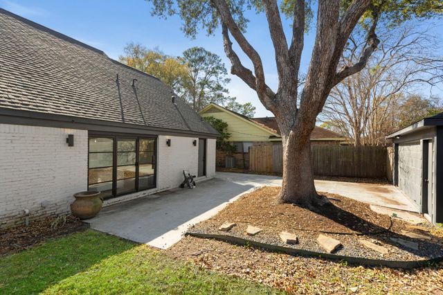 5934 Dumfries Drive, Houston, TX 77096