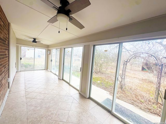 1275 Morning Glory, Adkins, TX 78101