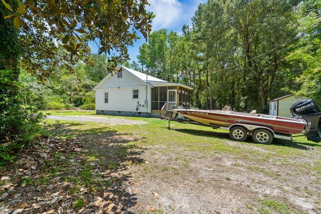 1737 Pinopolis Road, Moncks Corner, SC 29461