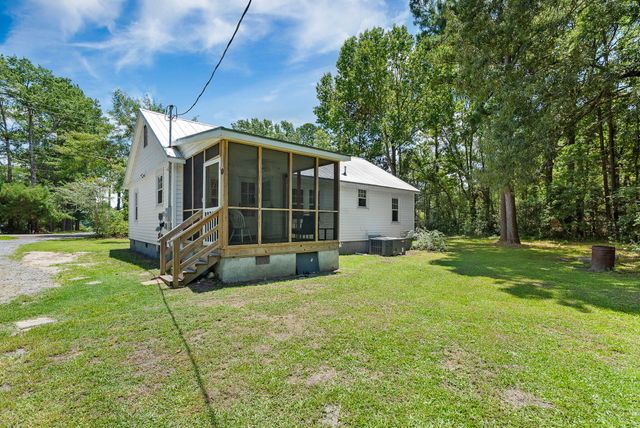 1737 Pinopolis Road, Moncks Corner, SC 29461