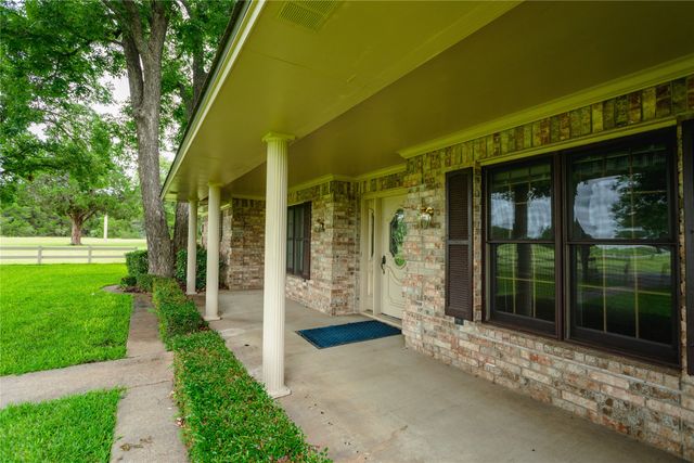 135 Private Road 2526, Meridian, TX 76665
