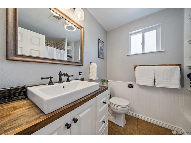 1900 Kendall St, Lakewood, CO 80214