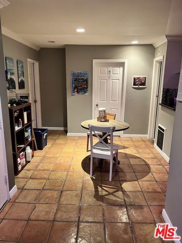 938 Palm Avenue 203, West Hollywood, CA 90069