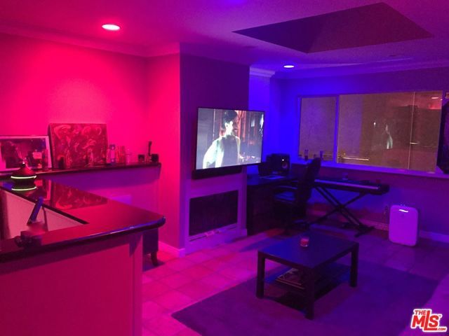 938 Palm Avenue 203, West Hollywood, CA 90069