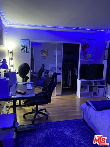 938 Palm Avenue 203, West Hollywood, CA 90069