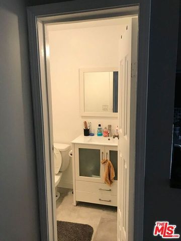 938 Palm Avenue 203, West Hollywood, CA 90069
