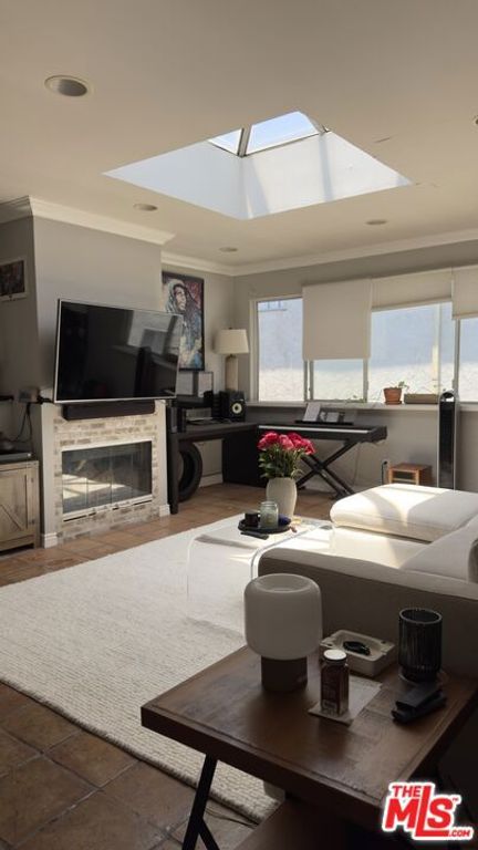 938 Palm Avenue 203, West Hollywood, CA 90069