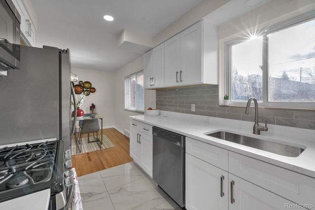 1301 Hollywood Street, Dearborn, MI 48124