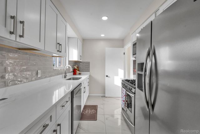 1301 Hollywood Street, Dearborn, MI 48124