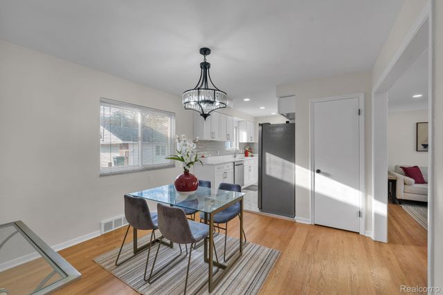 1301 Hollywood Street, Dearborn, MI 48124