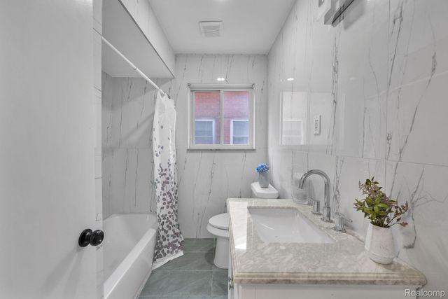 1301 Hollywood Street, Dearborn, MI 48124