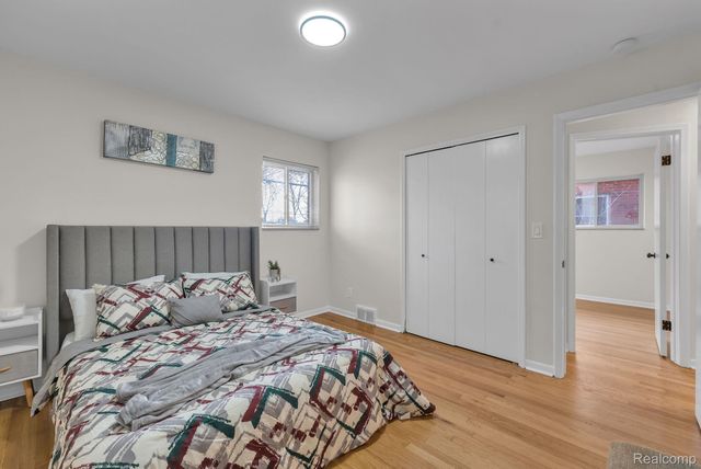 1301 Hollywood Street, Dearborn, MI 48124