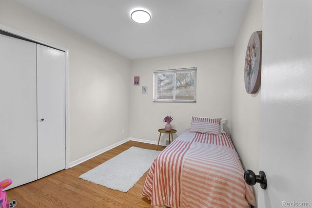 1301 Hollywood Street, Dearborn, MI 48124