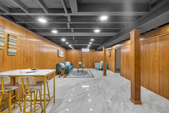 1301 Hollywood Street, Dearborn, MI 48124