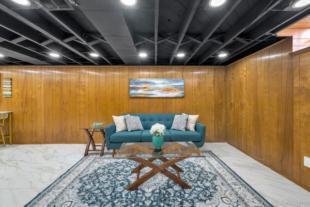 1301 Hollywood Street, Dearborn, MI 48124