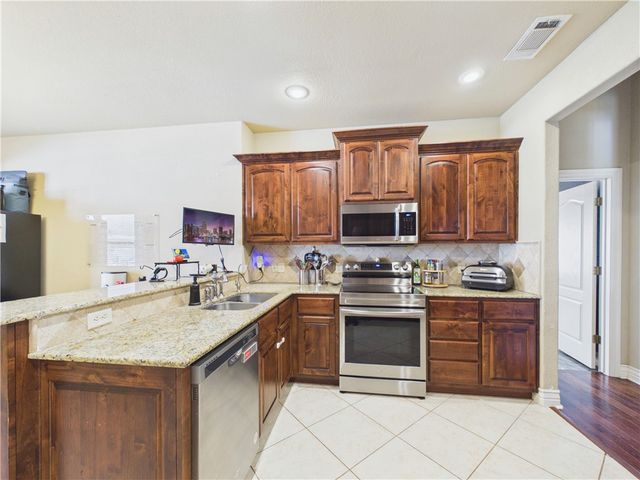 8 Brougham Lane, Bella Vista, AR 72714
