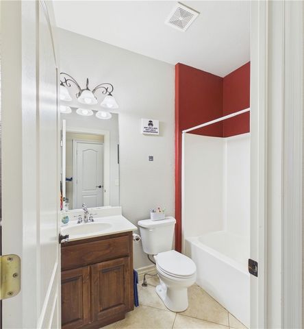 8 Brougham Lane, Bella Vista, AR 72714
