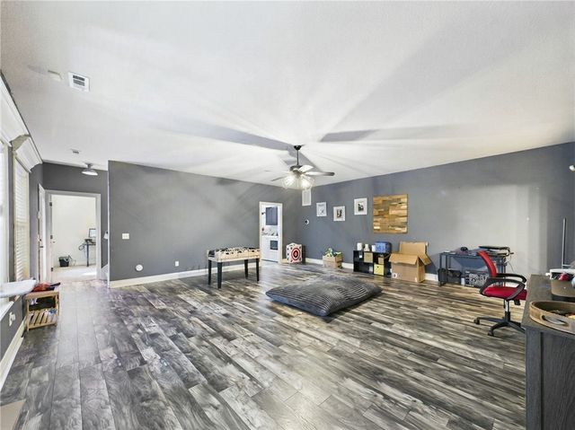 8 Brougham Lane, Bella Vista, AR 72714