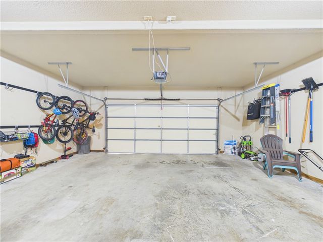 8 Brougham Lane, Bella Vista, AR 72714