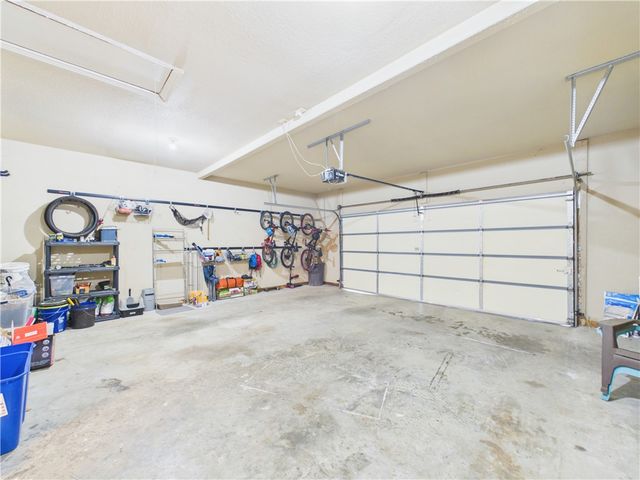 8 Brougham Lane, Bella Vista, AR 72714