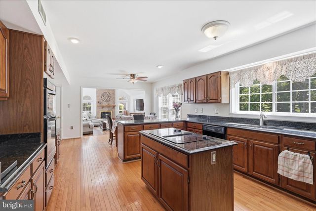 5245 GLEN MEADOW RD, Centreville, VA 20120
