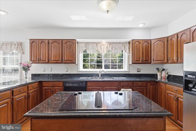 5245 GLEN MEADOW RD, Centreville, VA 20120
