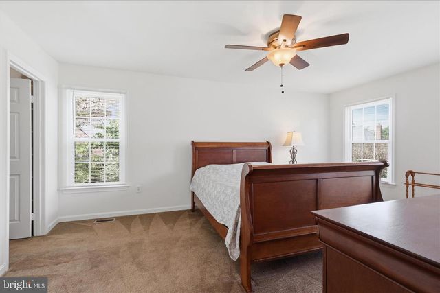 5245 GLEN MEADOW RD, Centreville, VA 20120