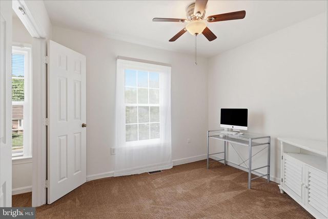 5245 GLEN MEADOW RD, Centreville, VA 20120