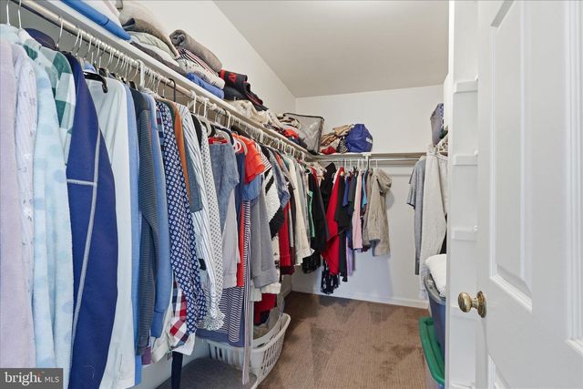 5245 GLEN MEADOW RD, Centreville, VA 20120