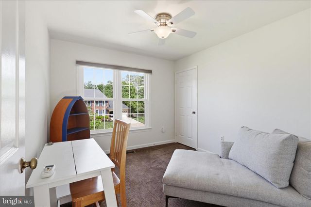 5245 GLEN MEADOW RD, Centreville, VA 20120