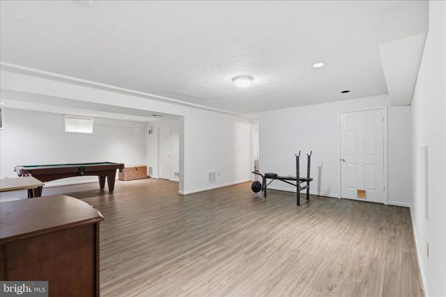 5245 GLEN MEADOW RD, Centreville, VA 20120