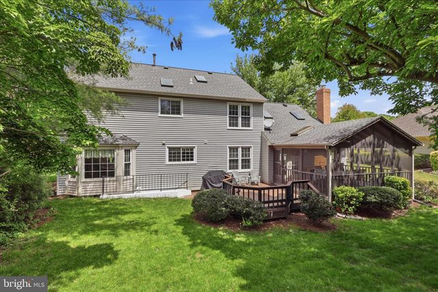 5245 GLEN MEADOW RD, Centreville, VA 20120