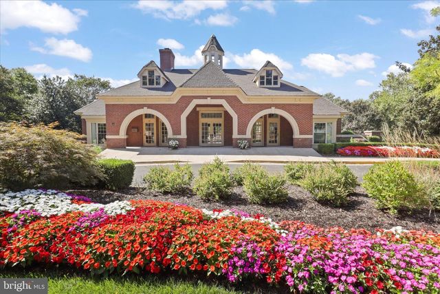 5245 GLEN MEADOW RD, Centreville, VA 20120
