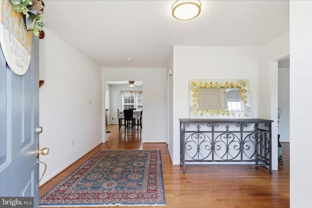 5245 GLEN MEADOW RD, Centreville, VA 20120