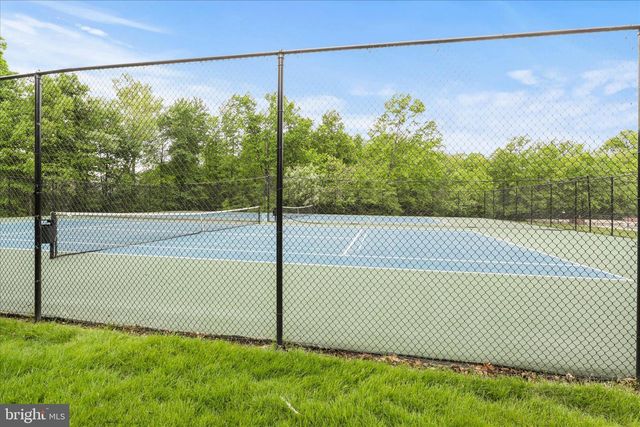 5245 GLEN MEADOW RD, Centreville, VA 20120