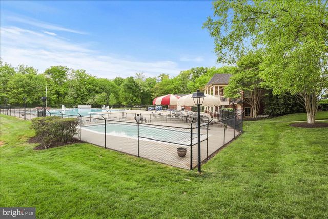 5245 GLEN MEADOW RD, Centreville, VA 20120