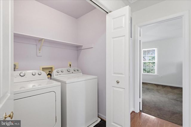 5245 GLEN MEADOW RD, Centreville, VA 20120