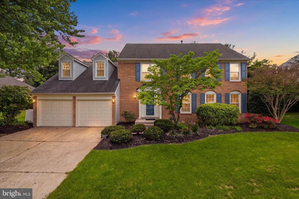 5245 GLEN MEADOW RD, Centreville, VA 20120