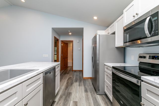 104 MARGARITA CT, Centralia, MO 65240