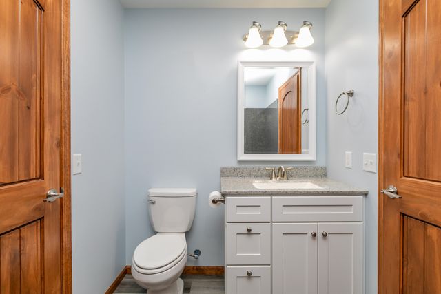 104 MARGARITA CT, Centralia, MO 65240