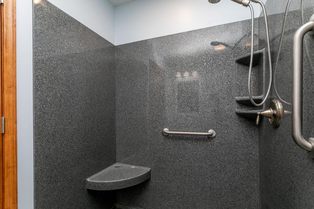 104 MARGARITA CT, Centralia, MO 65240