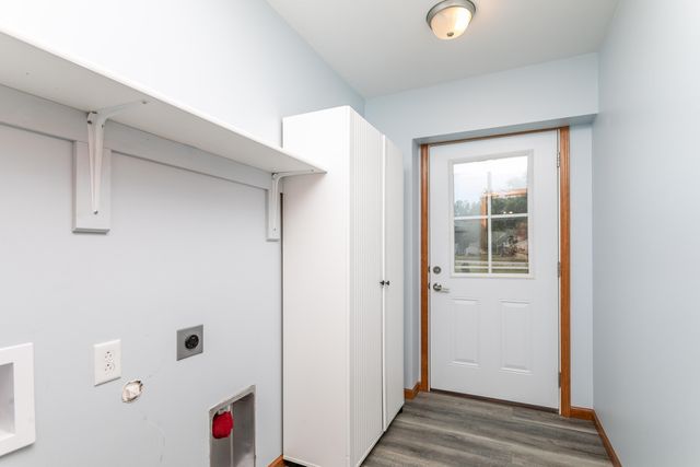 104 MARGARITA CT, Centralia, MO 65240