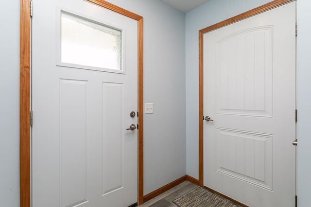 104 MARGARITA CT, Centralia, MO 65240