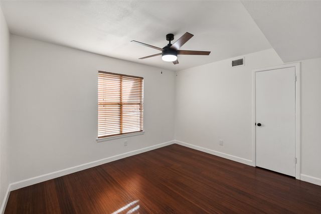 701 Rocky Canyon Road, Arlington, TX 76012