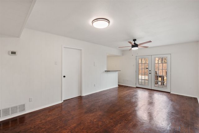 701 Rocky Canyon Road, Arlington, TX 76012