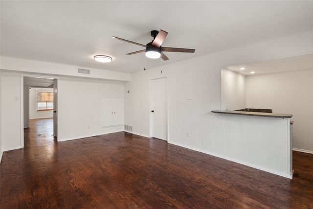 701 Rocky Canyon Road, Arlington, TX 76012