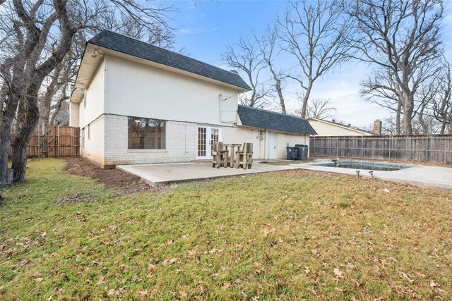 701 Rocky Canyon Road, Arlington, TX 76012