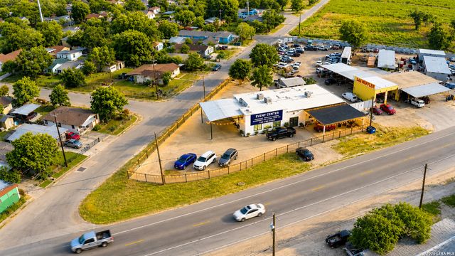 7402 NEW LAREDO HWY, San Antonio, TX 78211