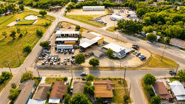 7402 NEW LAREDO HWY, San Antonio, TX 78211